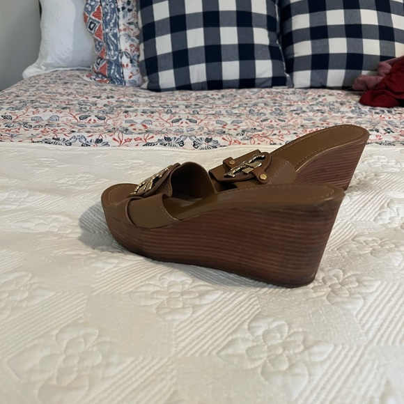 Tory Burch Wedges. Great condition - Picture 3 of 4